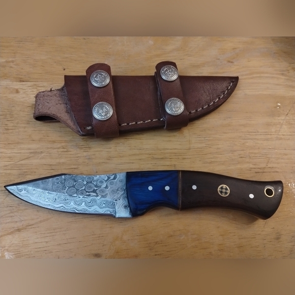 Damascus Other - New Damascus steel blade men's hunting knife with sheath